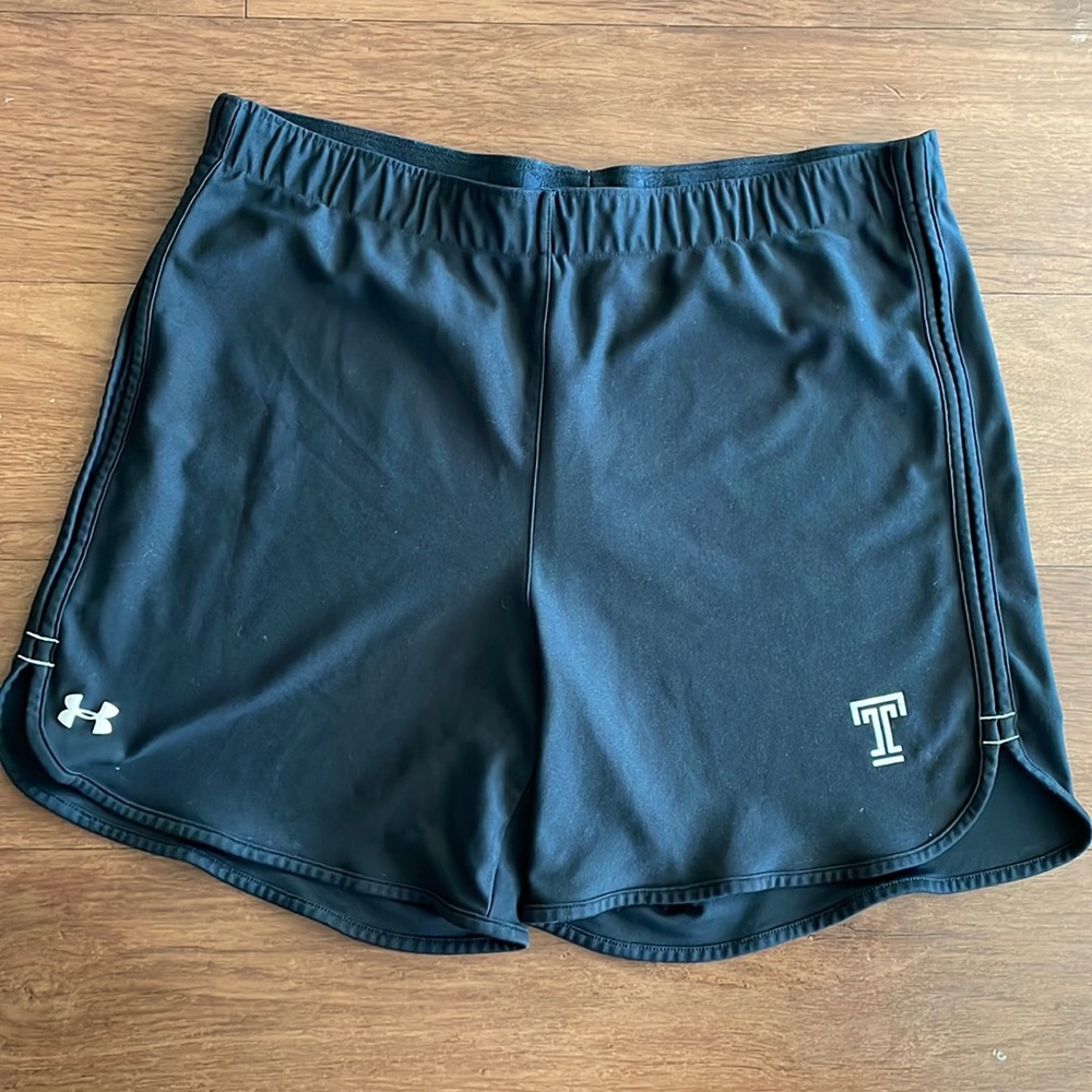 Under Armour Women’s Athletic Shorts - size Large
